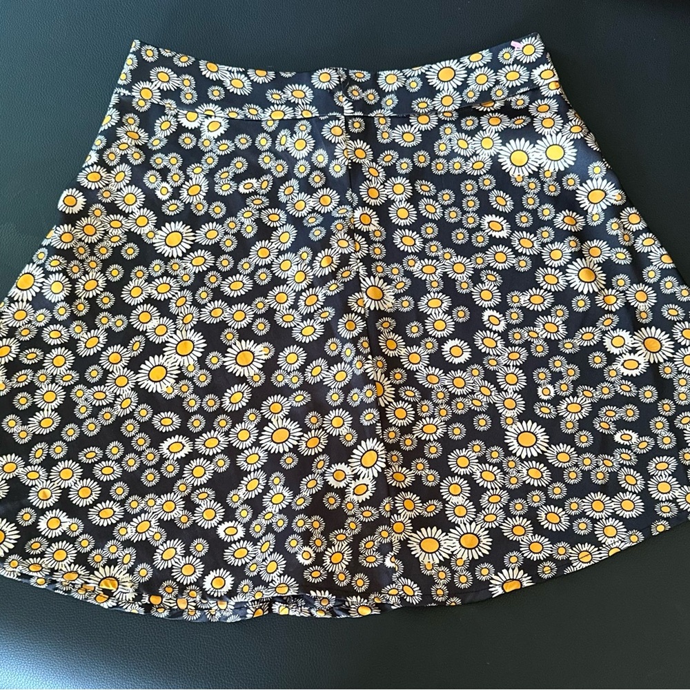 Free People Floral Polyester Silk-Like Mini Skirt w/ Daises Size 2 SX EUC